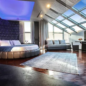 Diamond Suites, Philian And Selanik